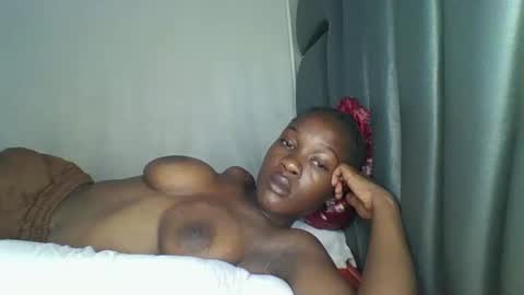 Snapshot of jeanbae4 chatting on 01-11-26, 10:31 jean online show from 01-11-26, 10:31