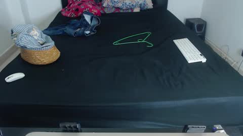 Snapshot of jeancarloscum chatting on 12-17-25, 08:04 Jean Carlos online show from 12-17-25, 08:04