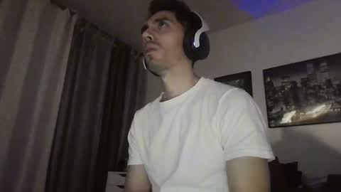 Snapshot of jeanpierbello7 chatting on 02-06-25, 03:59 jean pier bello Silva online show from 02-06-25, 03:59