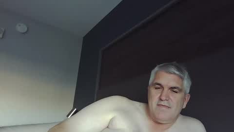 dadbody71 online show from 12-19-24, 09:06
