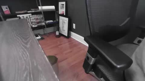 Snapshot of jedge4404 chatting on 10-15-25, 02:39 jedge4404 online show from 10-15-25, 02:39