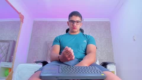 Snapshot of jeffdaltton chatting on 02-18-25, 11:22 Jeff online show from 02-18-25, 11:22