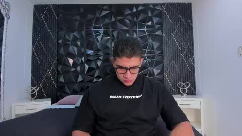 Snapshot of jeffdaltton chatting on 10-10-25, 08:08 Jeff online show from 10-10-25, 08:08