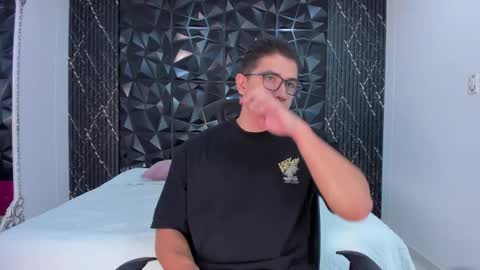 Snapshot of jeffdaltton chatting on 10-16-25, 08:10 Jeff online show from 10-16-25, 08:10