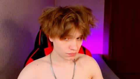 Snapshot of jeffreyue chatting on 09-29-25, 02:33 Jeffrey online show from 09-29-25, 02:33