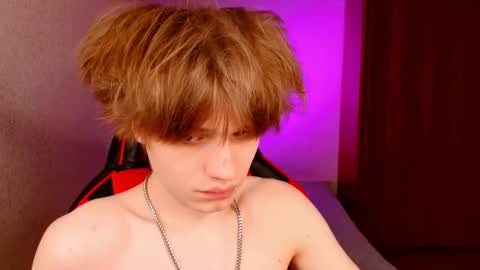 Snapshot of jeffreyue chatting on 10-11-25, 05:44 Jeffrey online show from 10-11-25, 05:44