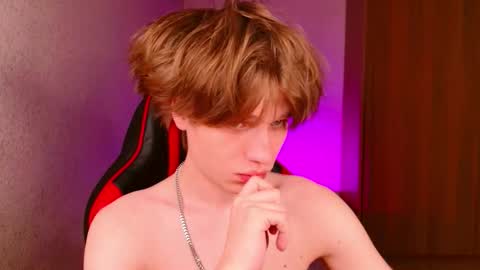 Snapshot of jeffreyue chatting on 10-18-25, 01:23 Jeffrey online show from 10-18-25, 01:23