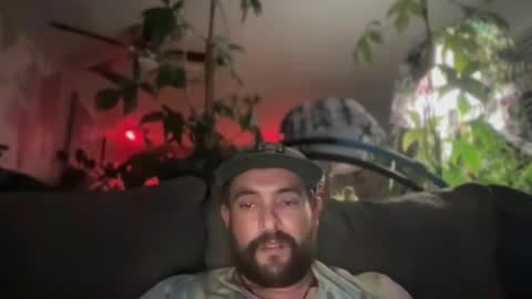 Snapshot of jellyfishfun chatting on 02-18-25, 09:32 Guy Jones online show from 02-18-25, 09:32