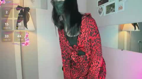 Molly online show from 11-11-25, 11:27