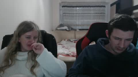 JenisAndPeter online show from 03-07-25, 08:11