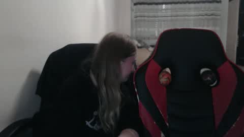 JenisAndPeter online show from 10-09-25, 07:23