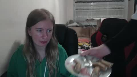 JenisAndPeter online show from 10-16-25, 07:26