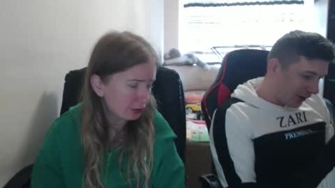 JenisAndPeter online show from 10-17-25, 07:33