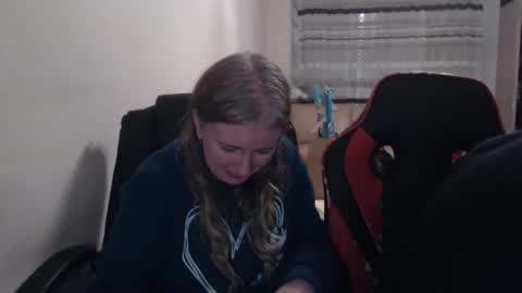 JenisAndPeter online show from 12-01-25, 06:46