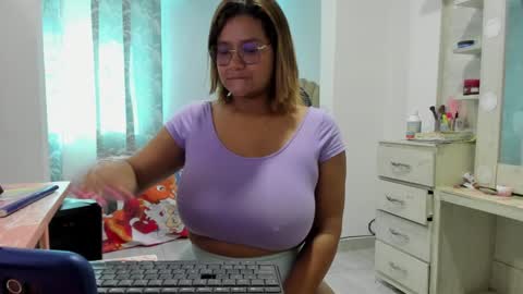 jenn online show from 12-06-24, 03:44