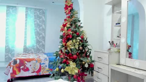 jenn online show from 12-10-24, 03:33