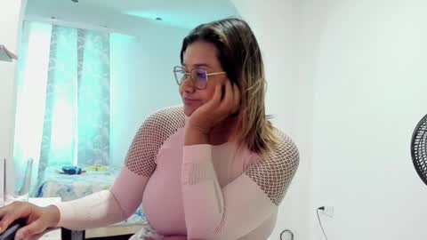 jenn online show from 01-28-25, 04:52