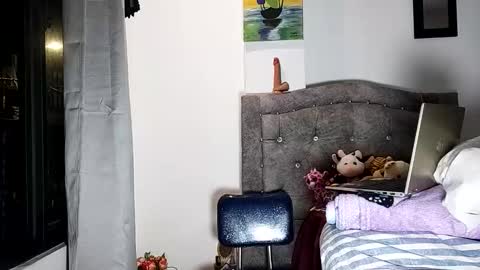  Isabella  online show from 10-25-25, 12:51