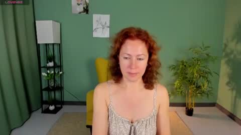 Snapshot of jennali1 chatting on 06-19-26, 04:17 Jenna online show from 06-19-26, 04:17