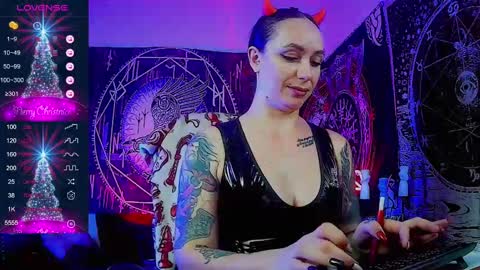 Snapshot of jennalovvee chatting on 12-10-24, 11:43 Mrs. Jenna online show from 12-10-24, 11:43