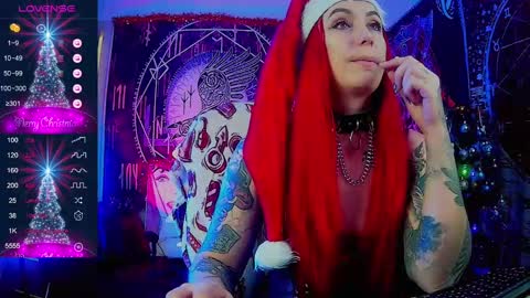 Snapshot of jennalovvee chatting on 12-19-24, 12:02 Mrs. Jenna online show from 12-19-24, 12:02