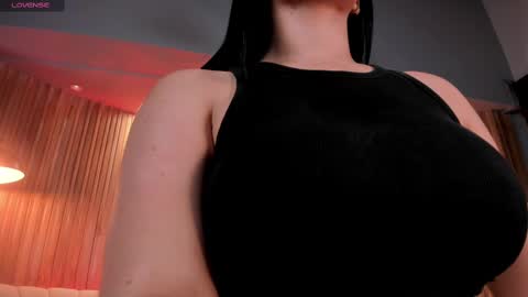 Snapshot of jennaolson chatting on 02-25-25, 06:31 Jenna Olson online show from 02-25-25, 06:31