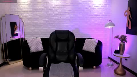 Snapshot of jennaolson chatting on 02-07-26, 07:06 Jenna Olson online show from 02-07-26, 07:06