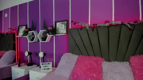 Jenner online show from 12-31-24, 03:34