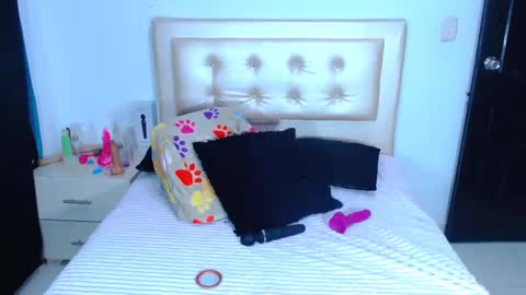 jenn online show from 12-31-24, 12:11