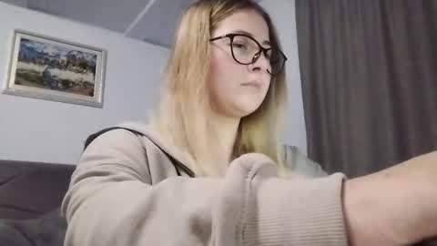 Nicol online show from 12-15-25, 08:57