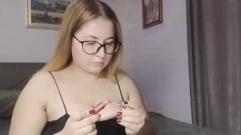 Nicol online show from 12-21-25, 08:27