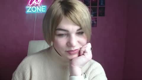 Snapshot of jennifer_cuttie chatting on 01-09-26, 06:16 Jennifer online show from 01-09-26, 06:16