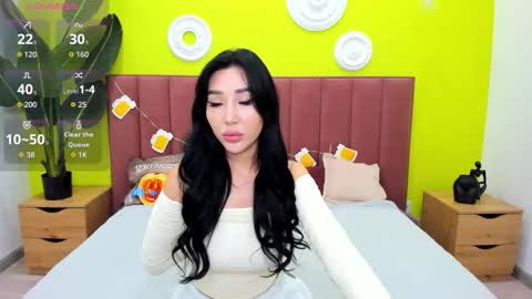 Jennifer online show from 09-25-25, 01:42