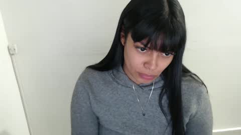 Snapshot of jennifer_oliveira chatting on 09-11-25, 08:36 Jenn 3 online show from 09-11-25, 08:36