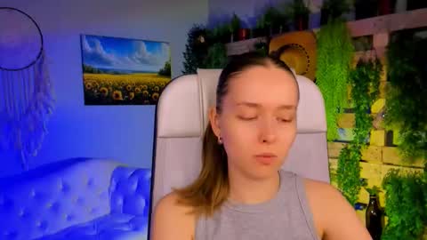 Snapshot of jennifergraces chatting on 10-21-25, 10:16 Jennifer online show from 10-21-25, 10:16