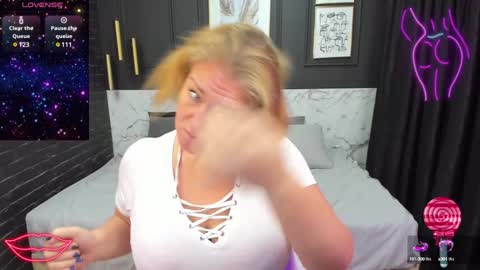 Snapshot of jenniferlight chatting on 12-04-24, 12:41 Jennifer online show from 12-04-24, 12:41