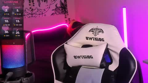 Jenni online show from 12-22-24, 01:34