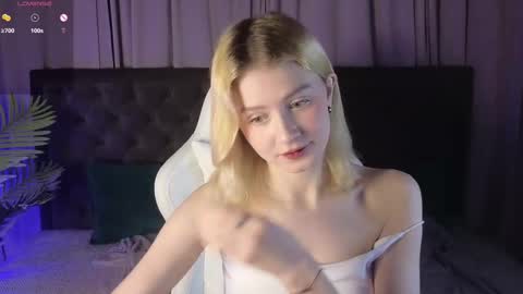jenny_bunny_ online show from 03-06-25, 04:52