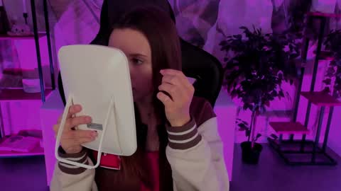 Snapshot of jennydens chatting on 12-21-24, 06:09 Jenny NO Nude online show from 12-21-24, 06:09