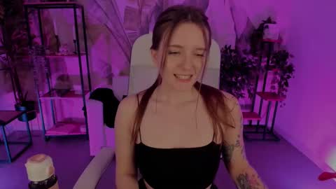 Snapshot of jennydens chatting on 03-10-25, 08:15 Jenny NO Nude online show from 03-10-25, 08:15