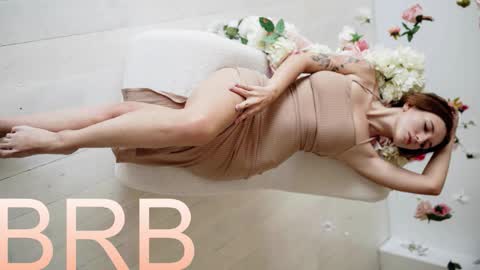 Snapshot of jennydens chatting on 09-28-25, 02:55 Jenny NO Nude online show from 09-28-25, 02:55