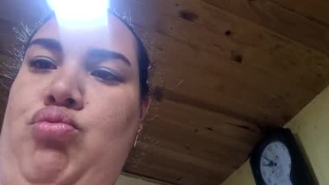 Snapshot of jeny_bel chatting on 02-27-25, 06:42 jeny bel y el conde online show from 02-27-25, 06:42