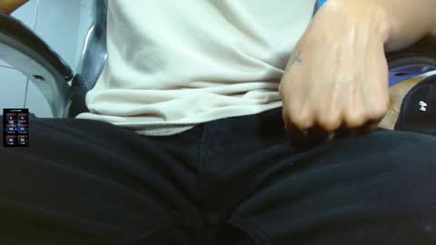 Snapshot of jeremias_1 chatting on 10-28-25, 01:47 JEREMIAS online show from 10-28-25, 01:47