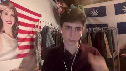 Snapshot of jeremy_angel chatting on 09-28-25, 08:03 Angel online show from 09-28-25, 08:03