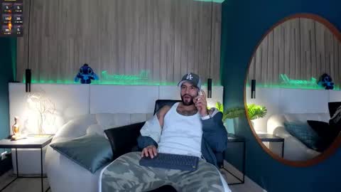 Snapshot of jeremy_harden chatting on 10-01-25, 11:22 Jeremy online show from 10-01-25, 11:22