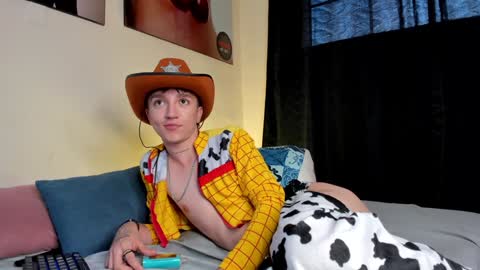 jero independent model online show from 01-15-25, 12:04