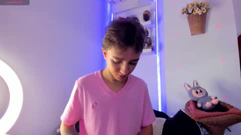 jero independent model online show from 10-31-25, 04:52