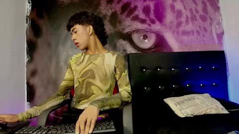 Snapshot of jero_tease_s7s chatting on 02-10-26, 10:47 Jeronimo online show from 02-10-26, 10:47