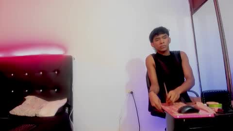 Snapshot of jero_tease_s7s chatting on 02-17-26, 07:09 Jeronimo online show from 02-17-26, 07:09