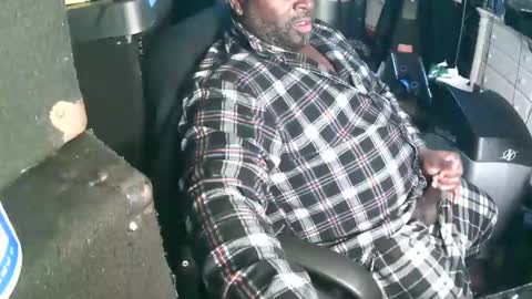 Snapshot of jerry0827 chatting on 12-04-24, 10:35 jerry johnson online show from 12-04-24, 10:35